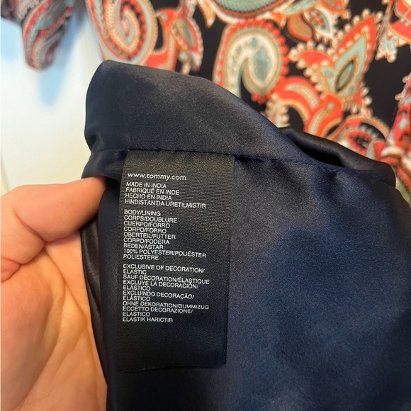 Tommy Hilfiger Med Dress elastic at the waist. Minor flaw on the left shoulder - Picture 5 of 6